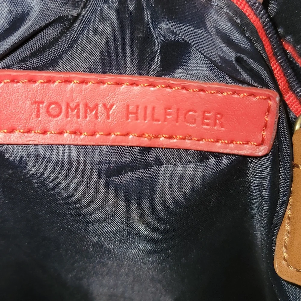 Tommy Hilfiger Cream and Tan Crossbody Bag - Picture 2 of 5